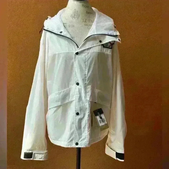 The North Face Outline Jacket LGBTQ PRIDE Collection In White Men’s Large NWT - Picture 6 of 12